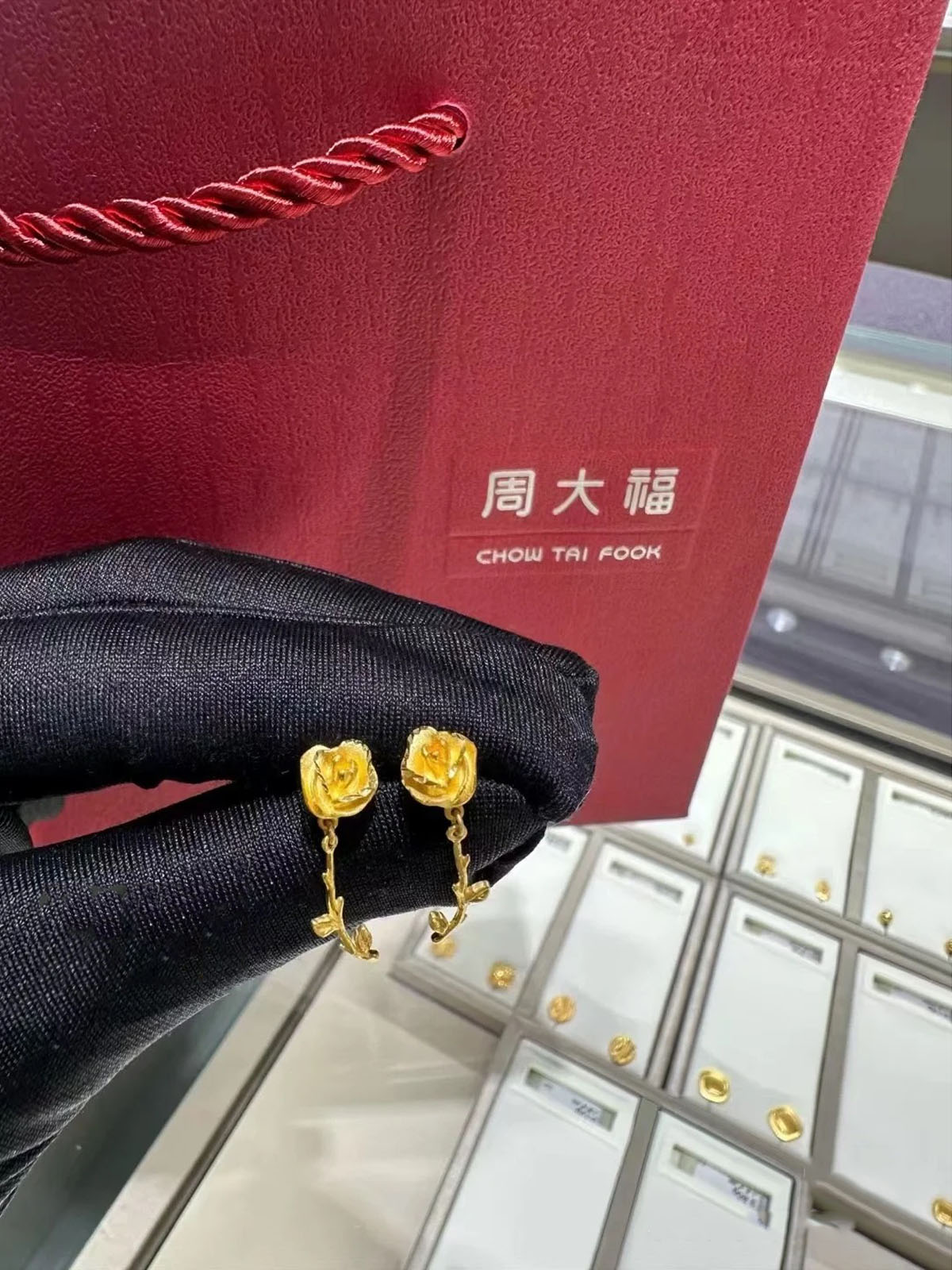 周大福代购足金玫瑰花花枝耳钉黄金耳饰克减80新款女计价F221820