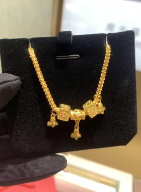 周大福方块蝴蝶足金黄金手链