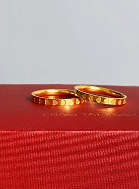周大福22颗心满圈爱心黄金戒指