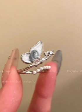 蝴蝶珍珠花朵戒指女春2025新款爆款食指戒小众感叠戴指环