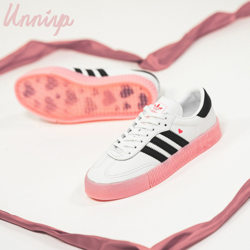 韩国代购adidas 阿迪达斯情人节限定可爱女鞋休闲鞋板鞋ef4965