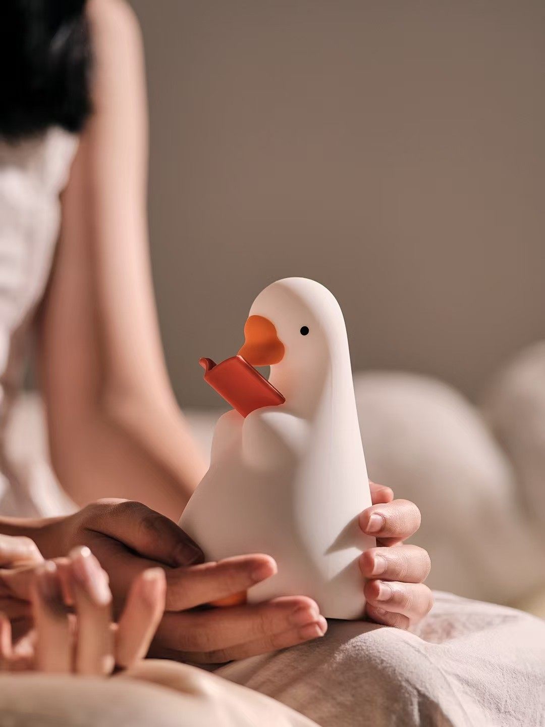 读书鹅拍拍小夜灯家居电视柜桌面摆件客厅卧室装饰可爱创意小礼物,淘宝优惠券,粉丝福利购,淘宝优惠卷