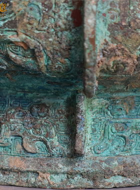 御如意仿古青铜饕餮提梁卣摆件