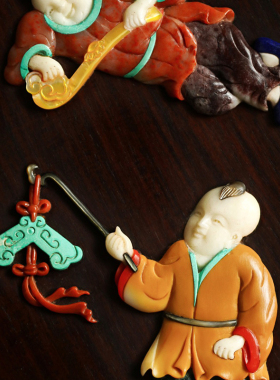 贡匠红酸枝群婴戏春图挂屏