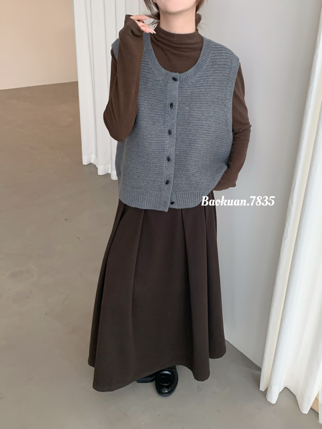 2025秋冬新款韩版宽松洋气显瘦圆领针织马甲女百搭毛衣背心上衣潮 - 图3