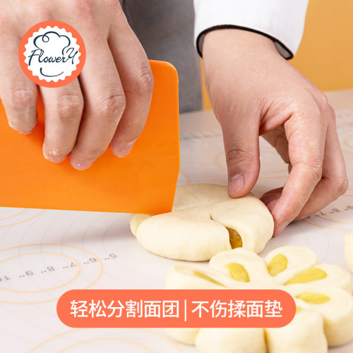 风和日丽塑料刮板烘焙工具锯齿硬质铝合金蛋糕奶油厨房家用切面刀 - 图1