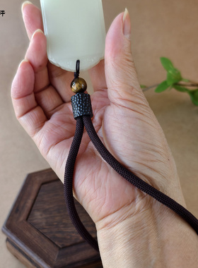钰品轩黑檀虎眼手把件挂绳