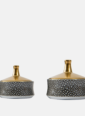 可凡现代简约样板间书房书架装饰