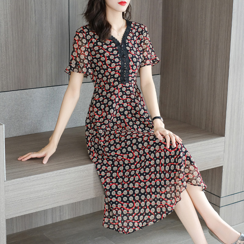  爱朴女装大码女装