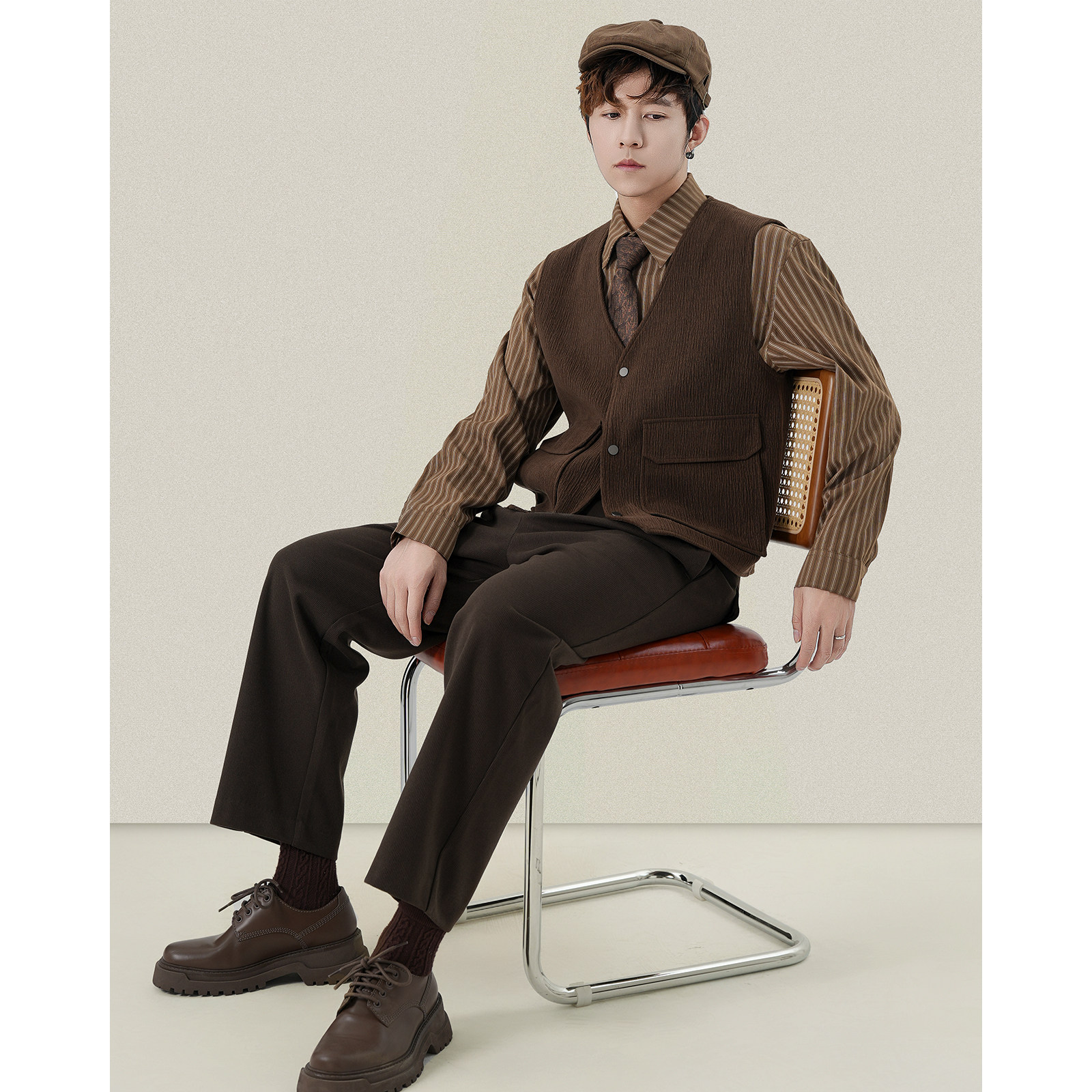 老钱风日系修身V领叠穿内搭英伦风无袖坎肩灯芯绒质感复古男马甲,淘宝优惠券,粉丝福利购,淘宝优惠卷