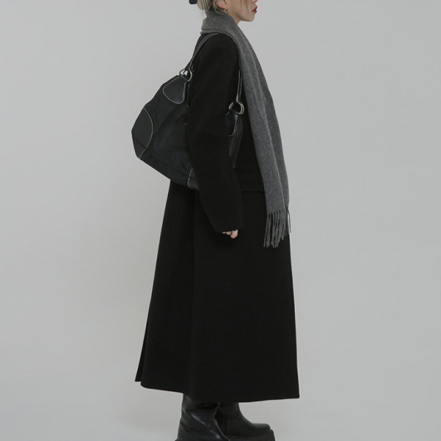Tall black autumn and winter women's woolen coat