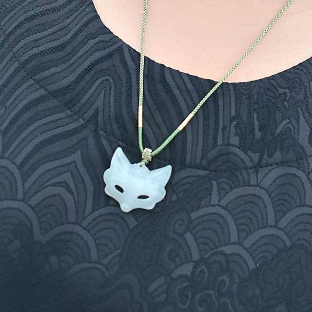 Natural Tianshan green nine-tailed fox jade pendant necklace