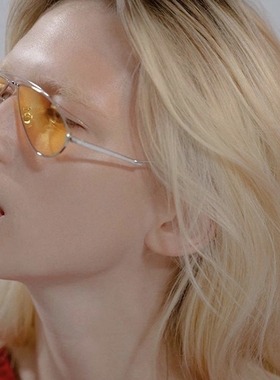 ins超火眼镜网红街拍女嘻哈蹦迪