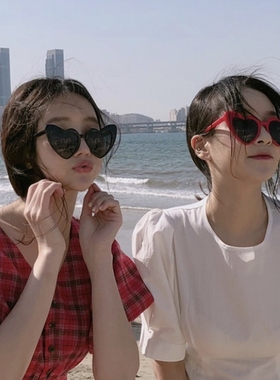 韩版复古ins白框爱心墨镜女抖音沙滩桃心太阳镜沙雕生日拍照眼镜