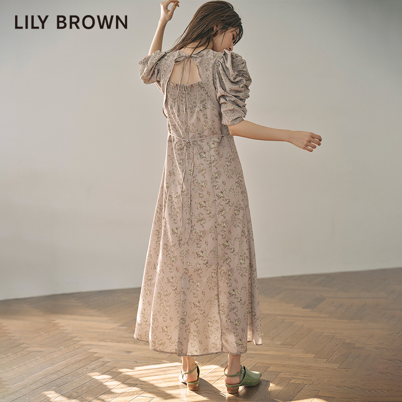 LILY BROWN春夏款 V领泡泡袖碎花茶歇连衣裙LWFO221045