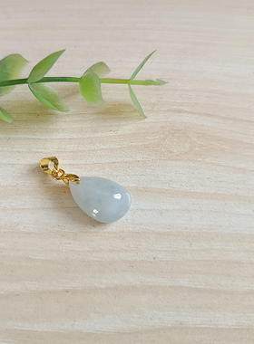 淡绿色艺术设计精致气质青色项坠