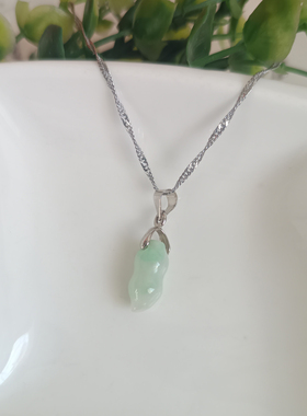 天然A货冰种翡翠绿色花生吊坠