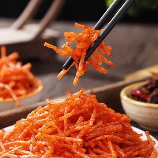 Zhou Xiaoling's vegetarian shredded pork with five cents on campus, spicy spicy strips, nostalgic snacks from her childhood, spicy shredded snacks