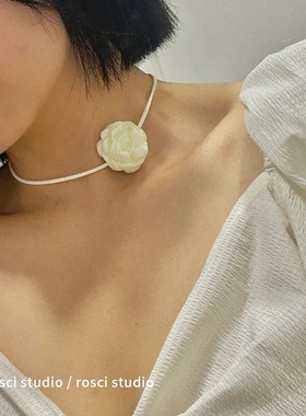 绑带细带山茶花锁骨链