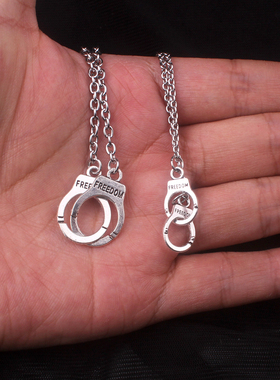 土酷女孩复古小桃心手铐项链