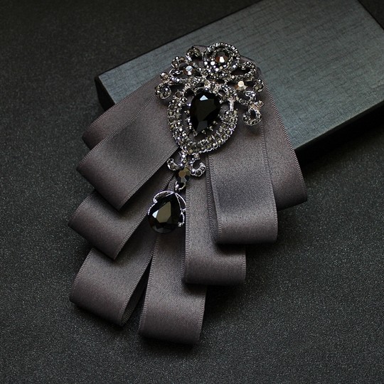 Деловой костюм джентльмена с галстуком-бабочкой, мода в европейском и американском стиле.