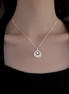 方奶奶小福牌平安扣项链2025新款本命年花朵锁骨链轻奢高级设计感