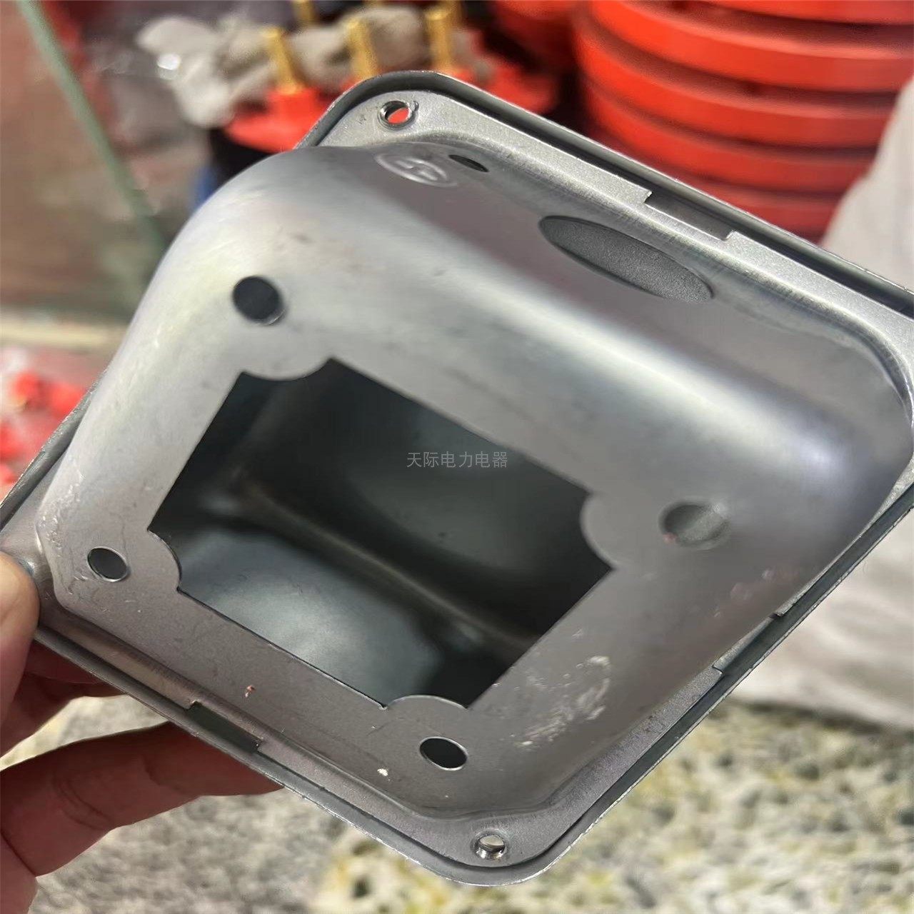 YT台式电机接线盒台湾东元电机YT90 100 47孔距 50孔距 3KW铁皮盒,淘宝优惠券,粉丝福利购,淘宝优惠卷