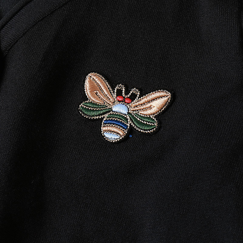 秋季新款时尚百搭小蜜蜂绣花mm开衫 云妃秀大码女装