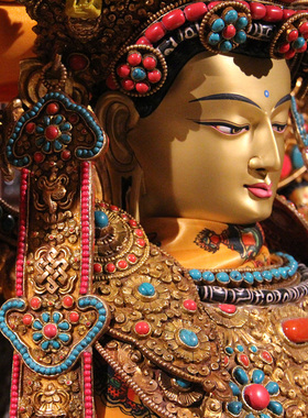 尼泊尔紫铜鎏金镶嵌宝石