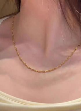 高级感黄金色锁骨链女新款百搭沙金保色不掉色 通勤约会气质项链