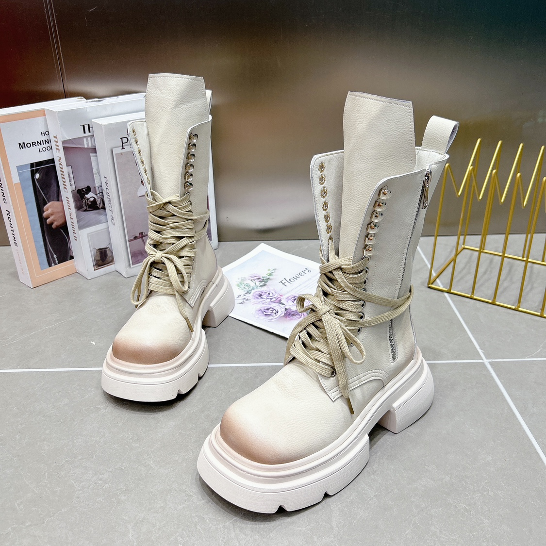 欧洲站2025秋季新款中筒马丁靴厚底松糕系带圆头真皮大黄靴短靴女 - 图2