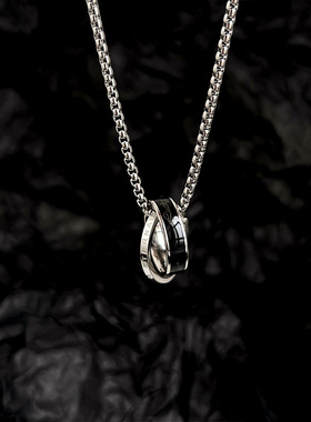 设计感圆环吊坠项链女