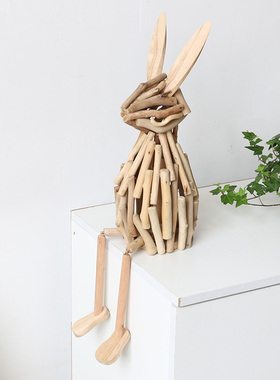 原木创意手工坐姿可活动桌面摆件