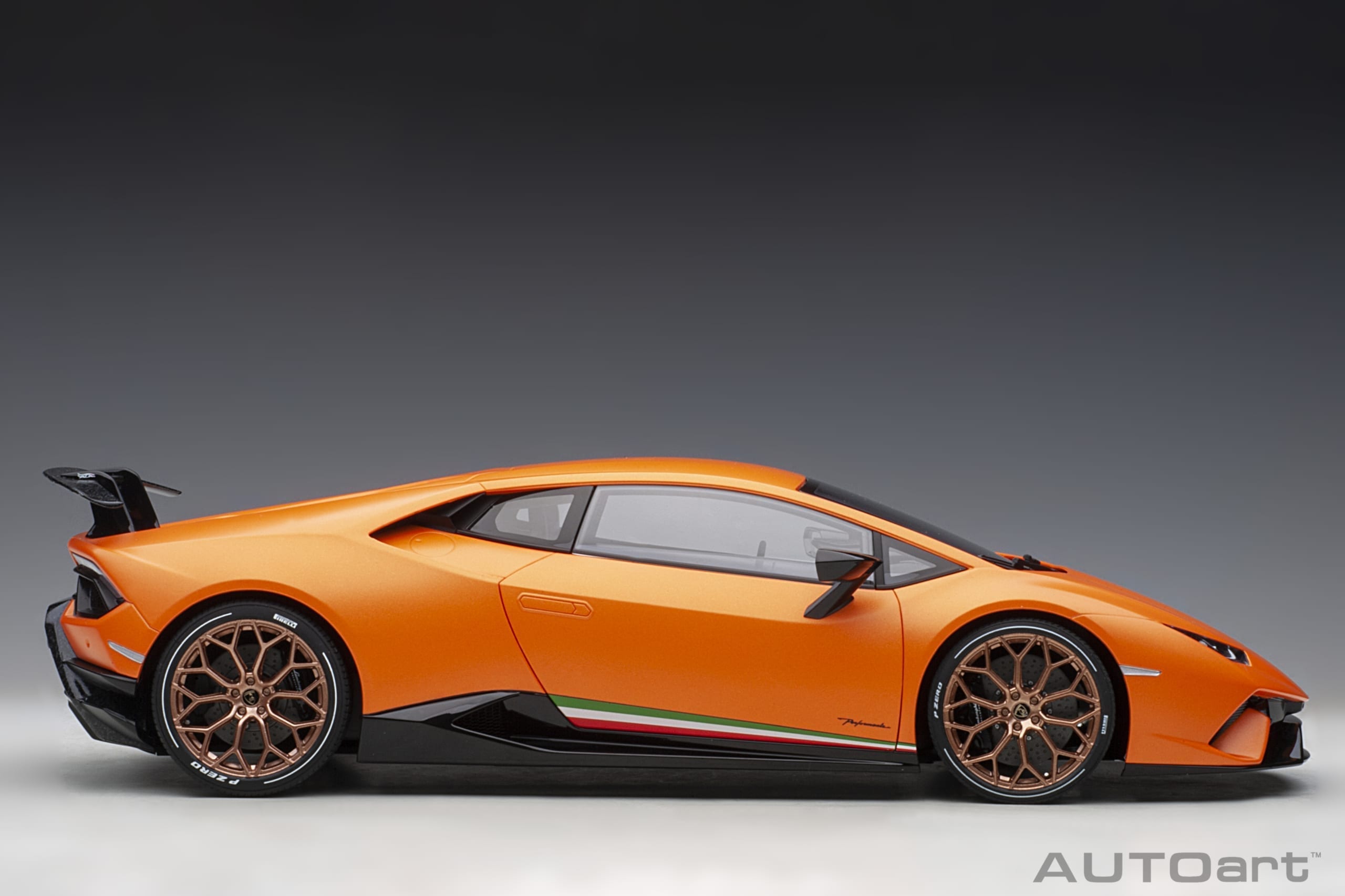 AUTOART 奥拓 1/12 兰博基尼lp610 HURACAN PERFORMANTE 汽车模型 - 图1