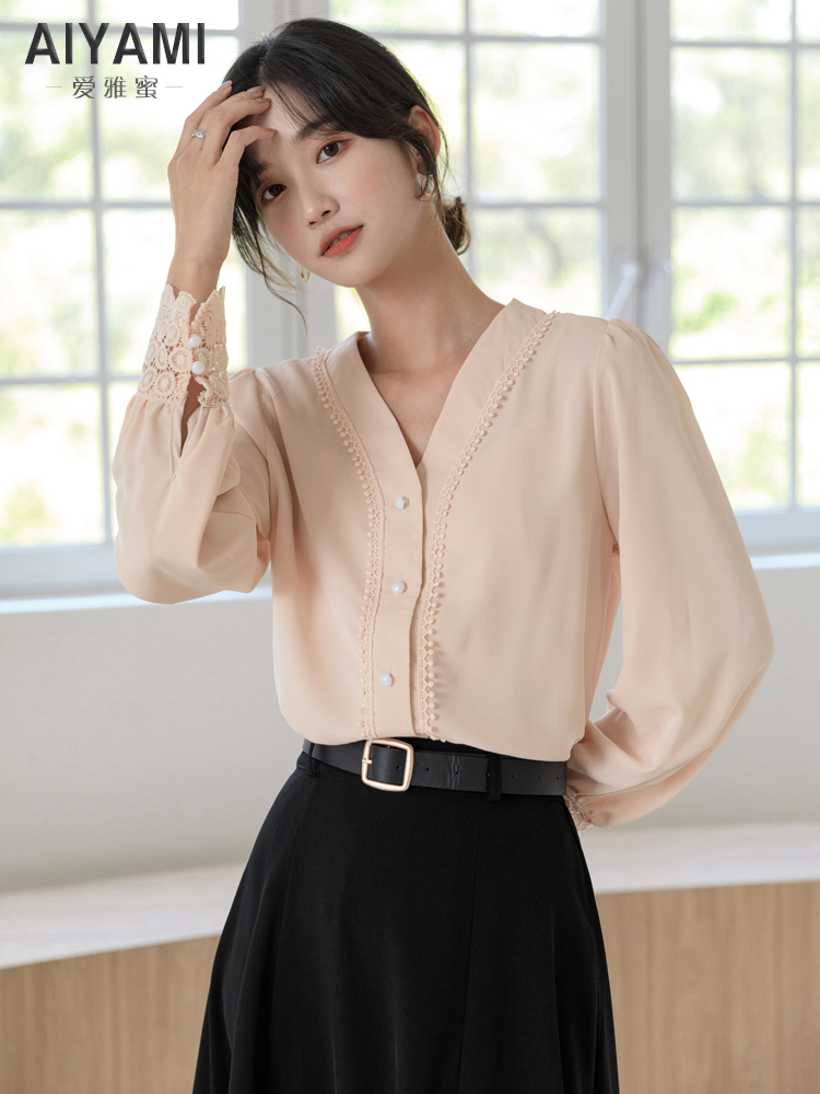 爱雅蜜旗舰店V领白色衬衫女长袖秋季新款气质职业上衣春秋蕾丝花边雪纺衫2