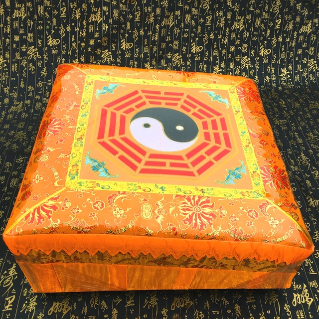 Bagua solid wood square worship mat futon kowtow kneeling mat