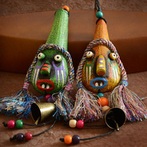 Yunnan handicraft Nasi ethnic group Dongba swallowing colored drawing wood carvings with wind bells car hanging decoration Lijiang to remember horse spoon mask