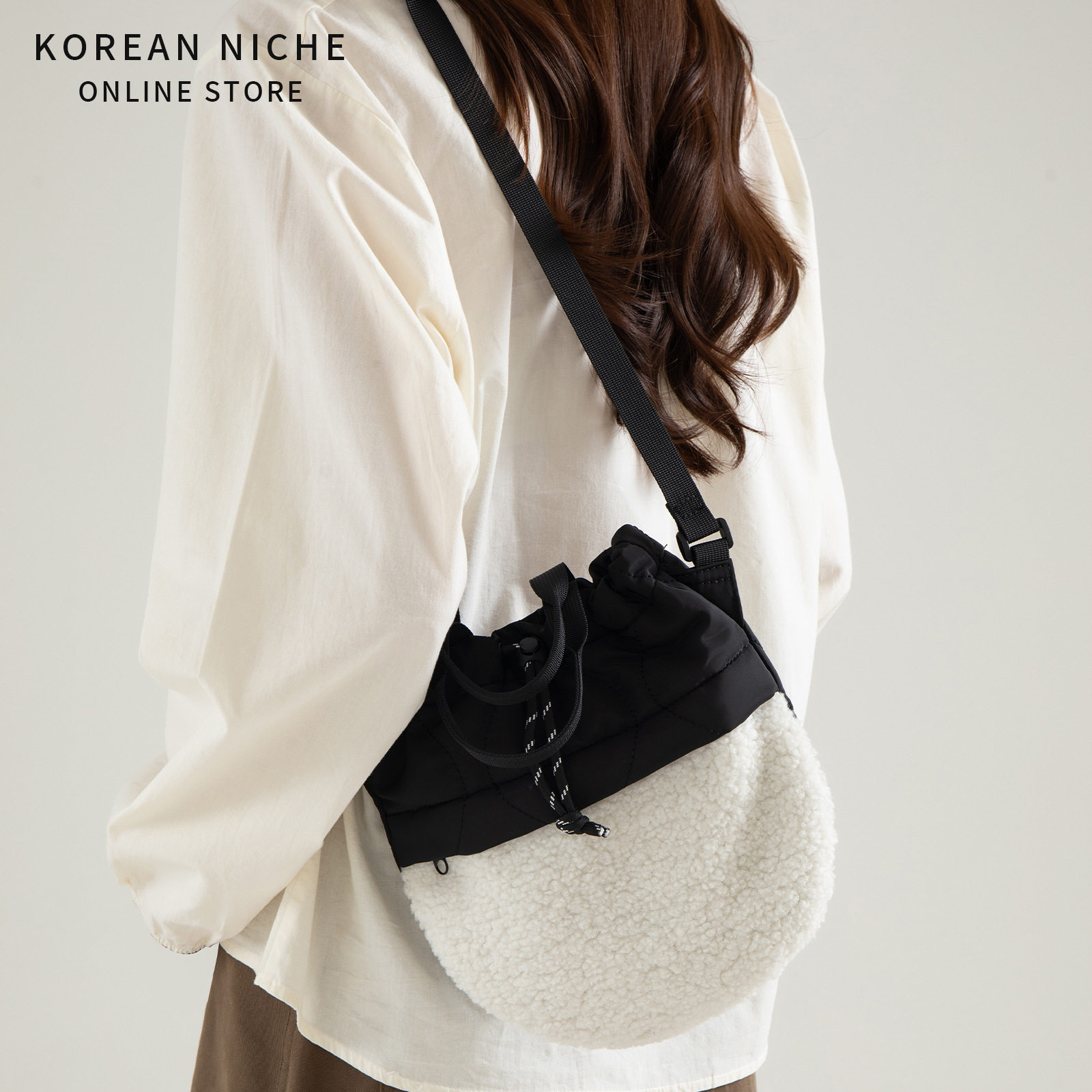 C版小众设计尼龙拼接水桶包女新款感个性百搭时髦手提单肩,淘宝优惠券,粉丝福利购,淘宝优惠卷