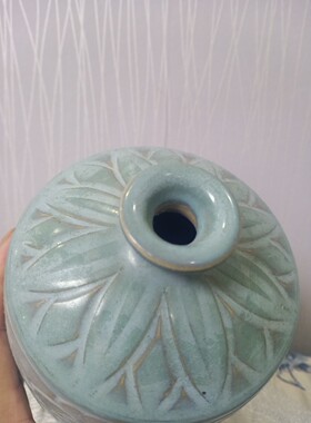 老瓷器蓝色瓷瓶