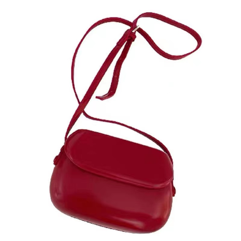 红色包包女2023新款夏复古马鞍包小众设计简约手机包单肩斜跨小包