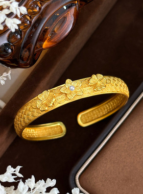 沙金新中式国风高级感錾刻花丝镶嵌珍珠蝴蝶莲花编织纹开口手镯女