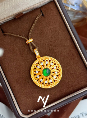妮优2026新款越南沙金镂空点钻宝相福瑞点钻绿石吊坠女毛衣链送礼