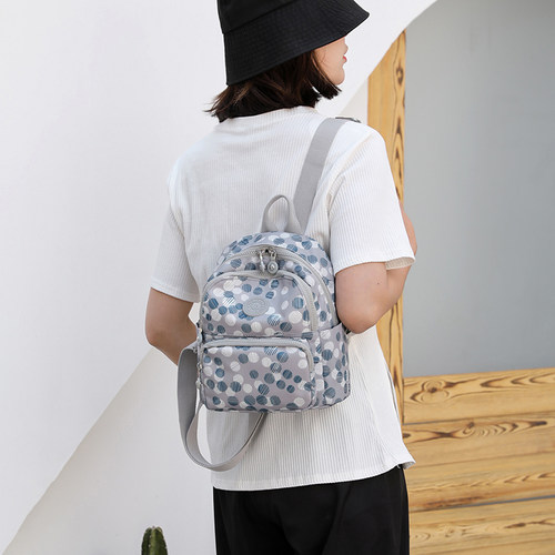 书包防水女包牛津布旅行包包2026新款休闲双肩包帆布包女士小背包 - 图1