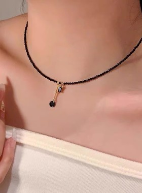 复古黑色水晶项链女高级感小众设计感短款锁骨链2025年新款脖子链