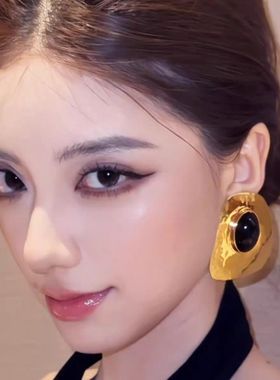 欧美夸张黑金哑光纹理耳环