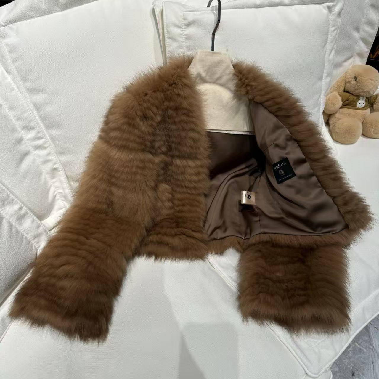 爆款银蓝狐狸毛环保皮草外套女短款横条工艺高级感洋气毛毛大衣,淘宝优惠券,粉丝福利购,淘宝优惠卷