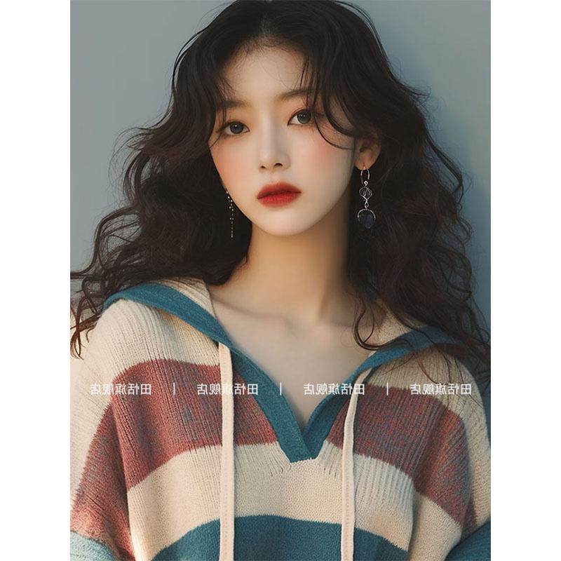 早秋新款韩系穿搭毛衣女慵懒高级感绿色v领条纹拼色针织连帽上衣,淘宝优惠券,粉丝福利购,淘宝优惠卷