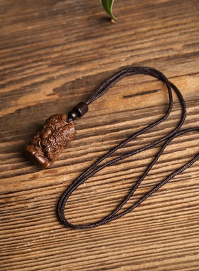 沉香木雕扎基拉姆项链吊