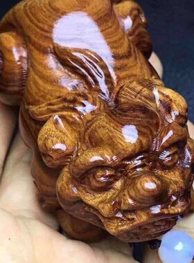 老挝黄花梨木雕手把件招