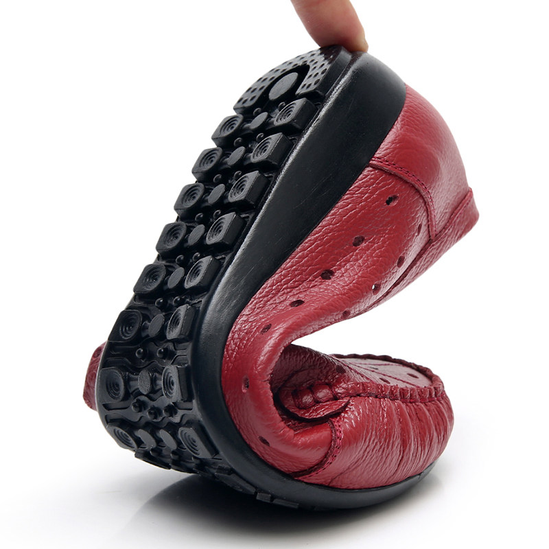 夏季妈妈鞋凉鞋女真皮平底洞洞鞋红色防滑软底中老年透气镂空皮鞋,淘宝优惠券,粉丝福利购,淘宝优惠卷